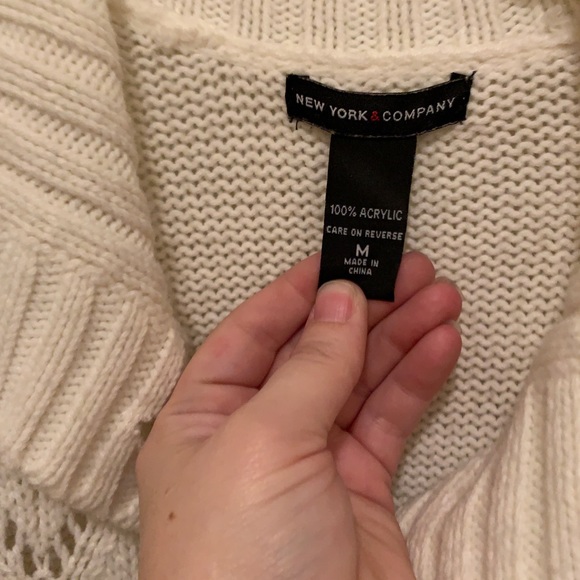 NY & Co White sweater size medium - Picture 3 of 3